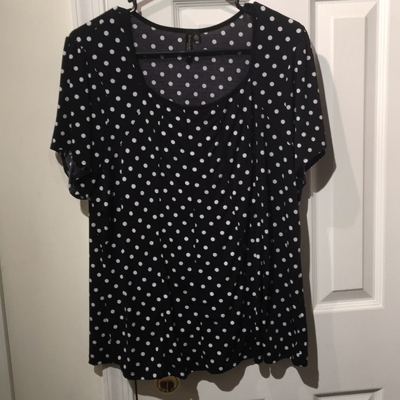 Susan Lawrence Tops - Polka dot 2X shirt
